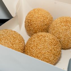 Kam Yuan - Sesame Balls 煎堆: £1.60 each