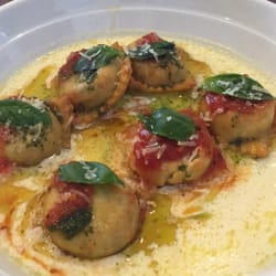 Italianni's Restaurant - Ravioli