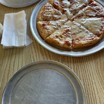 Paparazzi Pizza - Pizza! Very crunchy and flavorful. - Pizza Near Me - Carrollton, Texas