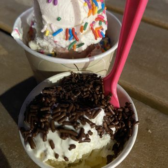 Fleck's Ice Cream - Ice Cream & Frozen Yogurt Near Me - Villas, New Jersey