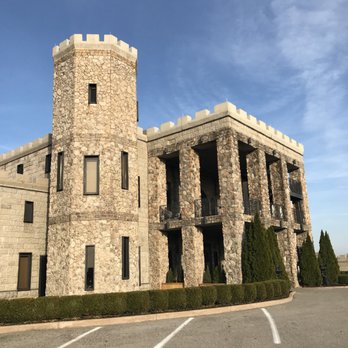 The Kentucky Castle - Hotels Near Me - Versailles, Kentucky The Kentucky Castle - Hotels Near Me - Versailles, Kentucky