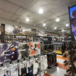DICK'S Sporting Goods