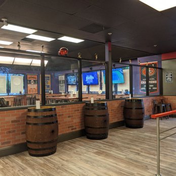 Mr Lee Chicken - Plenty of seating with televisions all over to watch your favorite sports. - Chicken Wings Near Me - Concord, California