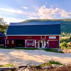 Calf & Clover Creamery - Farm store & parking