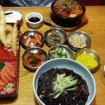 Malado Sushi - Japanese Near Me - Toronto, Ontario