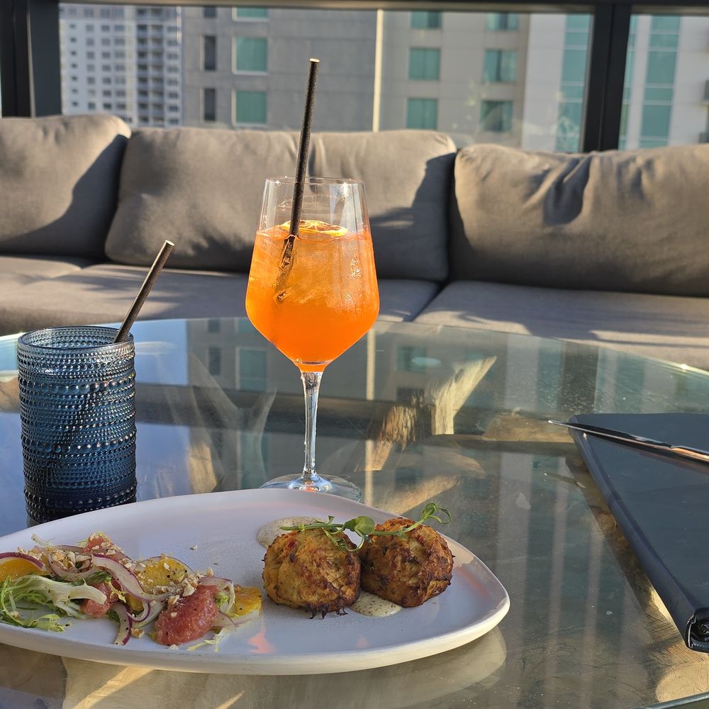 SiX Tampa - Cocktail Bars Near Me - Tampa, Florida SiX Tampa - Cocktail Bars Near Me - Tampa, Florida