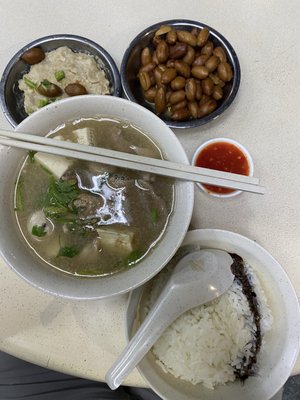正文志记猪什汤大王 Cheng Mun Chee Kee Pig Organ Soup by null