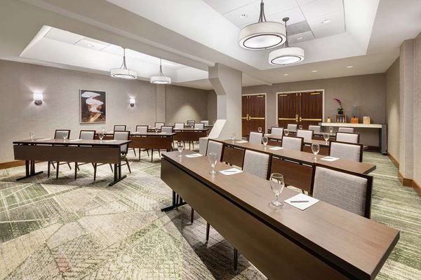 Embassy Suites by Hilton Tysons Corner by null