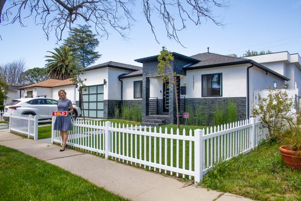 New listings - These are a few of the homes we listed in 2020 and sold them all within a short time. New listings - These are a few of the homes we listed in 2020 and sold them all within a short time.