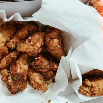 bb.q Chicken - Gangnam wings on the left and bb wings on the right - Korean Near Me - Arlington, Texas bb.q Chicken - Gangnam wings on the left and bb wings on the right - Korean Near Me - Arlington, Texas