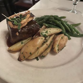 Cricket Club - Short rib    yum - American Near Me - Cape May, New Jersey