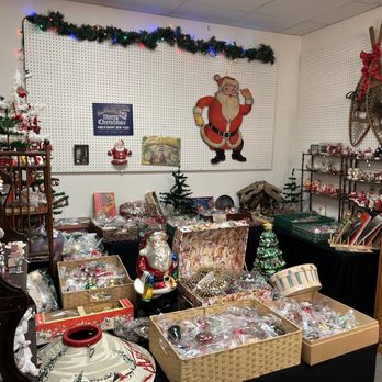 Niles Antiques - The 2023 Christmas shop featuring antique and vintage Christmas items is now open. You will also find unique and unusual gifts here. - Antiques Near Me - Fremont, California