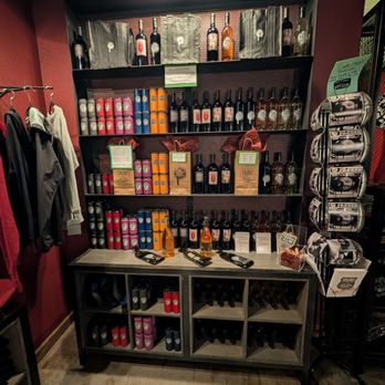 Four Eight Wineworks - Wine Bars Near Me - Cottonwood, Arizona