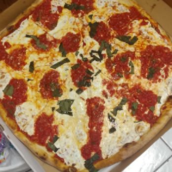 Jules Pizza - Margherita pie - Pizza Near Me - Brooklyn, New York