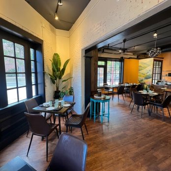 Ricky’s Wine Bar & Restaurant - Dining Room - Wine Bars Near Me - Williamsburg, Virginia Ricky’s Wine Bar & Restaurant - Dining Room - Wine Bars Near Me - Williamsburg, Virginia