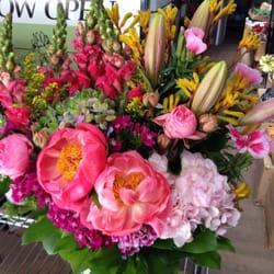 Brad Larsen Florals - Gorgeous Garden Bouquet