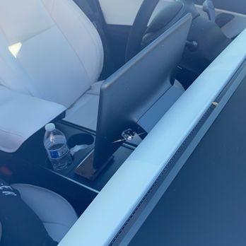Superior Auto Styling - Cracked windshield - Windshield Installation & Repair Near Me - Ontario, California
