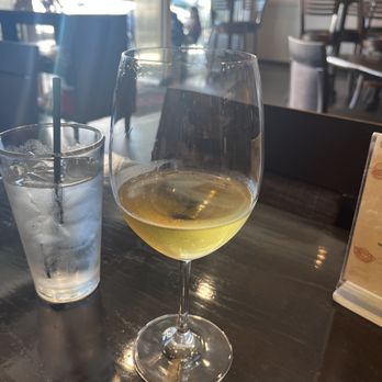 Town Kitchen & Grill - Chardonnay wine - New American Near Me - Montrose, California Town Kitchen & Grill - Chardonnay wine - New American Near Me - Montrose, California