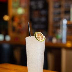 The Stay Put - Peak refreshment on crushed ice!