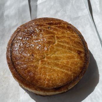 Le Toledo - Almond cake (yummy) - Bakeries Near Me - Montreal, Quebec Le Toledo - Almond cake (yummy) - Bakeries Near Me - Montreal, Quebec