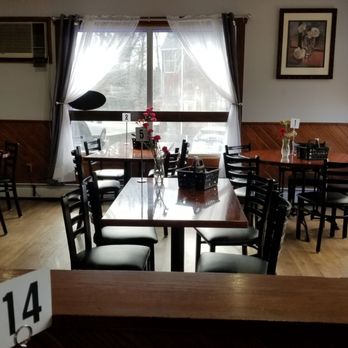 Good Friends - Another view of the dining room from our table - Breakfast & Brunch Near Me - Bristol, Connecticut