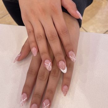 Levon Nail Lounge - Nail Salons Near Me - Upland, California