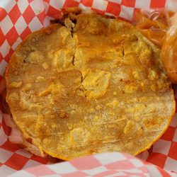 La Chilanguita - quesadilla al pastor