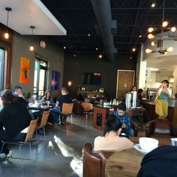 Siphon Coffee - Late Saturday afternoon. Parking lot and place was packed when I arrived mid-afternoon. - Cafes Near Me - Houston, Texas