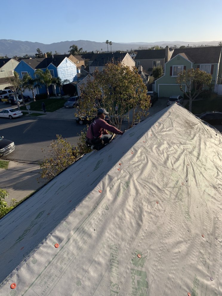 Slide of Diaz Gorilla Roofing
