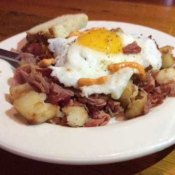 Crescent Moon Cafe - The Epic Corned Beef Hash - American Near Me - Hickory, North Carolina
