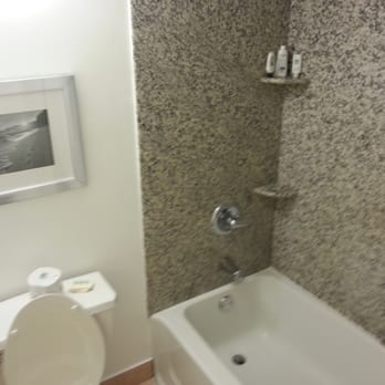 Surfside Oceanfront Inn and Suites - Bathroom - Hotels Near Me - Virginia Beach, Virginia Surfside Oceanfront Inn and Suites - Bathroom - Hotels Near Me - Virginia Beach, Virginia