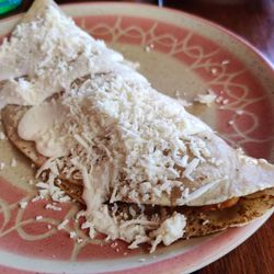 El Colorin - Quesadilla de tinga