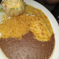 El Rincon - Beef Puffy taco & cheese enchilada.