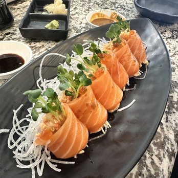 Toro sushi - No rice salmon roll with spicy crab inside - Sushi Bars Near Me - Henderson, Nevada Toro sushi - No rice salmon roll with spicy crab inside - Sushi Bars Near Me - Henderson, Nevada