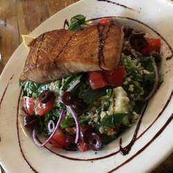 La Gare Auberge Restaurant Bar - Greek salad with quinoa and salmon.