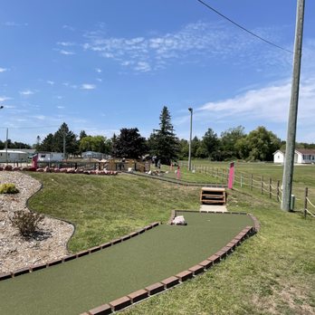Yoo-Par Scoops - 18-hole Mini Golf Course - Mini Golf Near Me - Manistique, Michigan