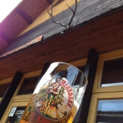 Restaurace Myslivna - Krakonoš na zahrádce Myslivny, foto Barbora V.