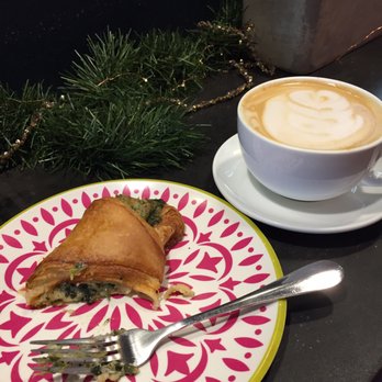Axum Coffee - Latte Flavored Latte - Coffee & Tea Near Me - Winter Garden, Florida