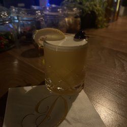 Don't Be A "Sour" Loser
#whiskeysour #cocktail