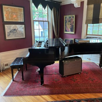 16 Elm Heritage Hotel - Bed & Breakfast Near Me - Trumansburg, New York 16 Elm Heritage Hotel - Bed & Breakfast Near Me - Trumansburg, New York