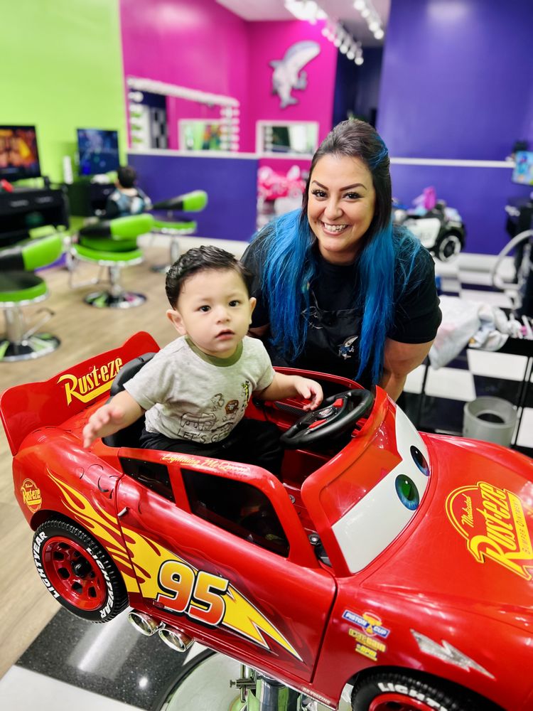 SHARKEY’S CUTS FOR KIDS - Updated March 2026 - 23 Photos & 27 Reviews ...