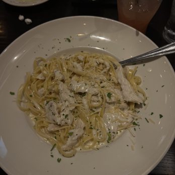 Maggiano's - Fettuccine Alfredo with Chicken - Italian Near Me - Overland Park, Kansas