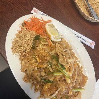 Pearl Thai Noodle House - Chicken 1. Pad Thai - Thai Near Me - Temecula, California Pearl Thai Noodle House - Chicken 1. Pad Thai - Thai Near Me - Temecula, California