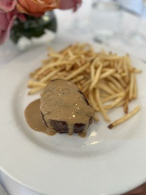 Le Bilboquet by null