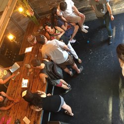 Rowdy Mermaid - Taproom mingling