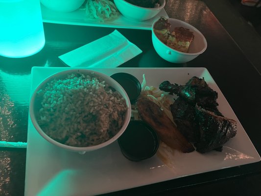 Island Cz Lounge by null