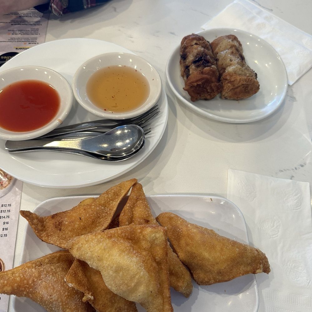 MT Noodles - Egg Rolls and Cream Cheese Wantons - Vietnamese Near Me - Brooklyn Park, Minnesota MT Noodles - Egg Rolls and Cream Cheese Wantons - Vietnamese Near Me - Brooklyn Park, Minnesota
