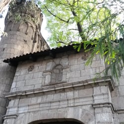 Capilla Gótica - Detalle de la fachada de la Capilla.