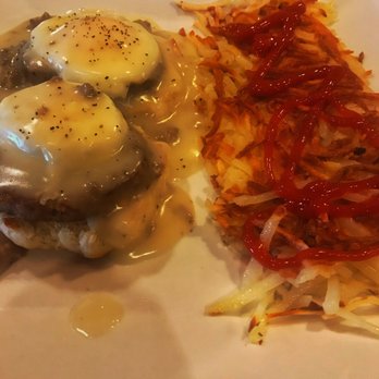 Eddie's Diner - Southern Bennie w/Hash Browns - Breakfast & Brunch Near Me - Plano, Texas