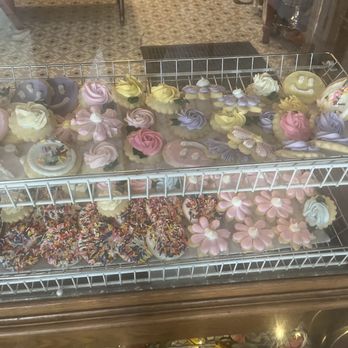 The Ottawa Bakery - Bakeries Near Me - Ottawa, Illinois